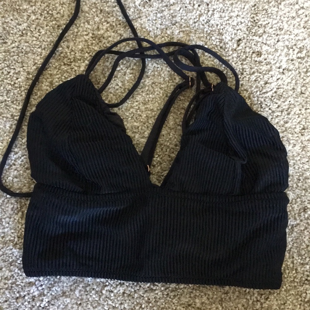Frankie’s Bikinis BLACK ribbed vneck bikini top